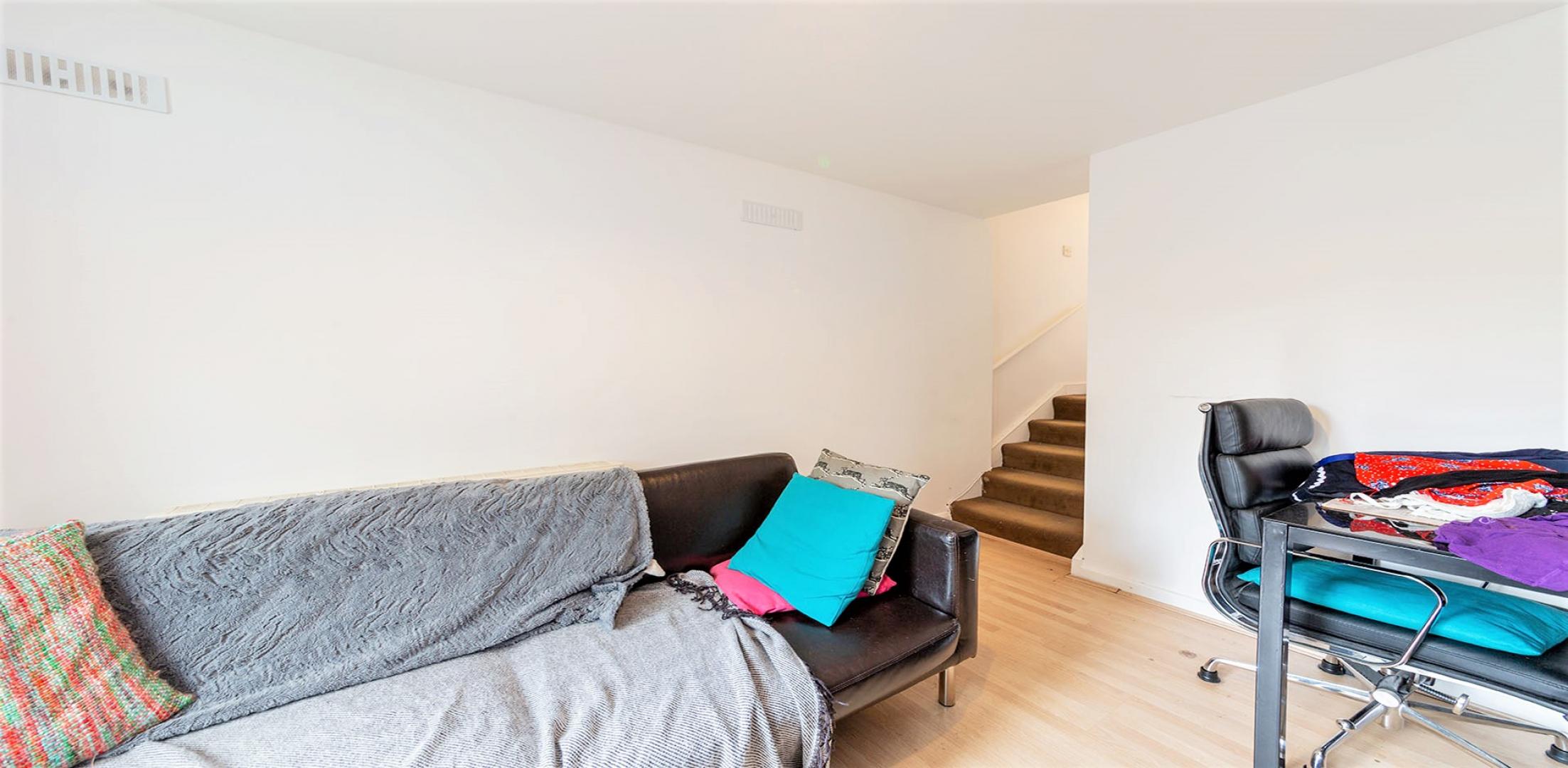 Modern 2 Bed Apartment with Bills Included.  Loveridge Road, West Hampstead